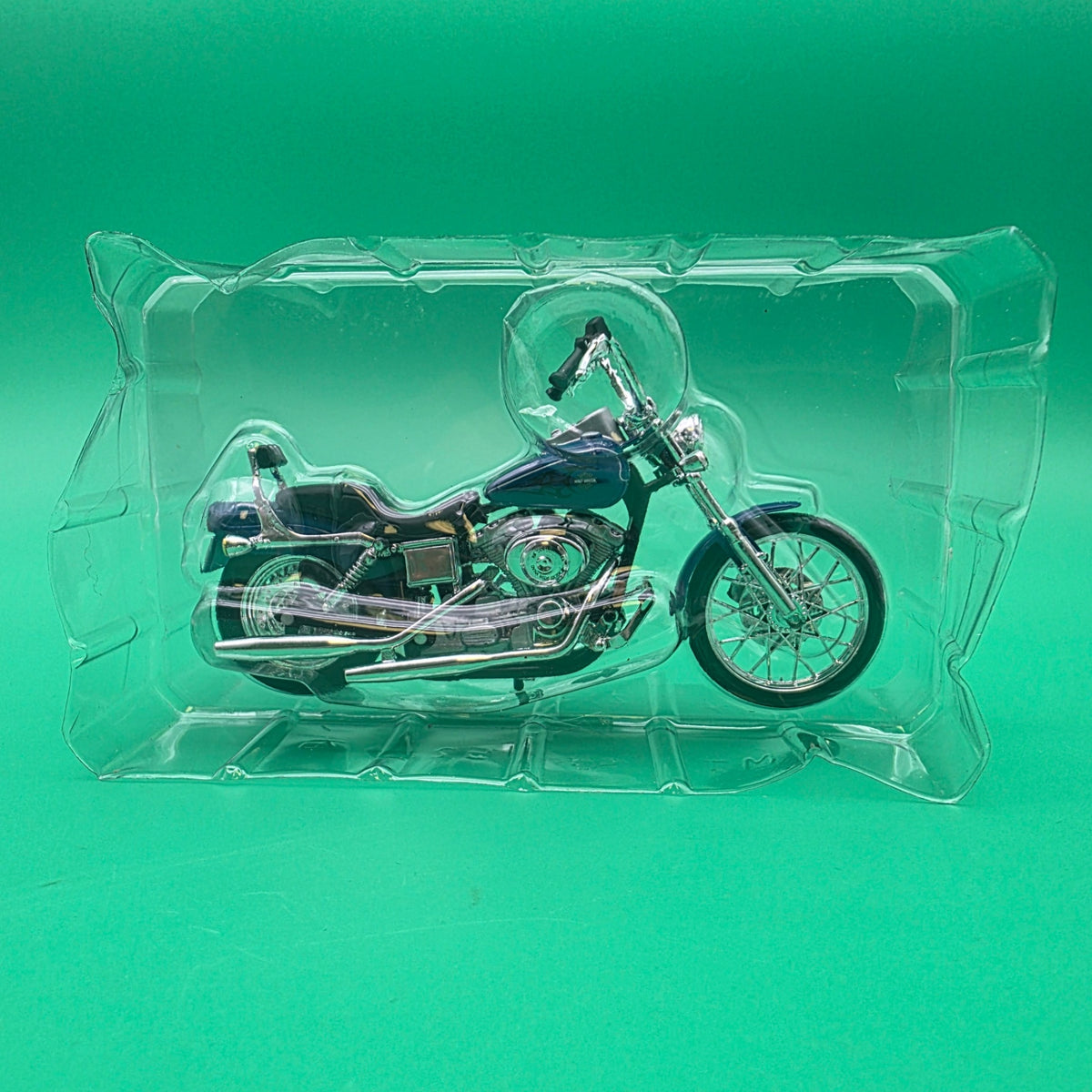 Maisto Harley-Davidson 2002 FXDWG Dyna Wide Glide