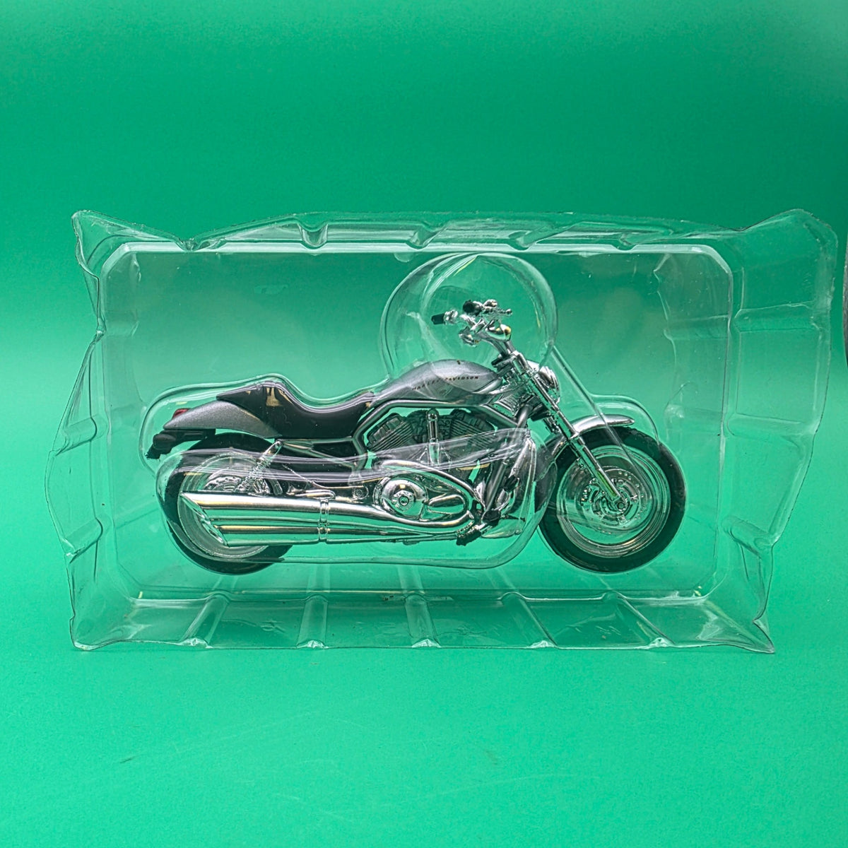 Maisto Harley-Davidson 2002 VRSCA V-ROD
