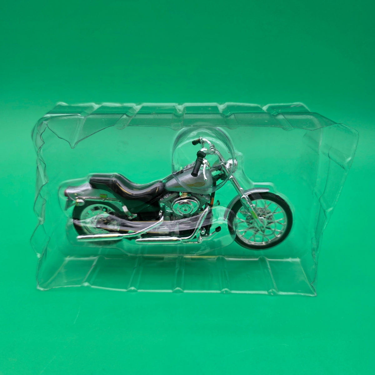 Maisto Harley-Davidson 2001 FSXT Softail Standar