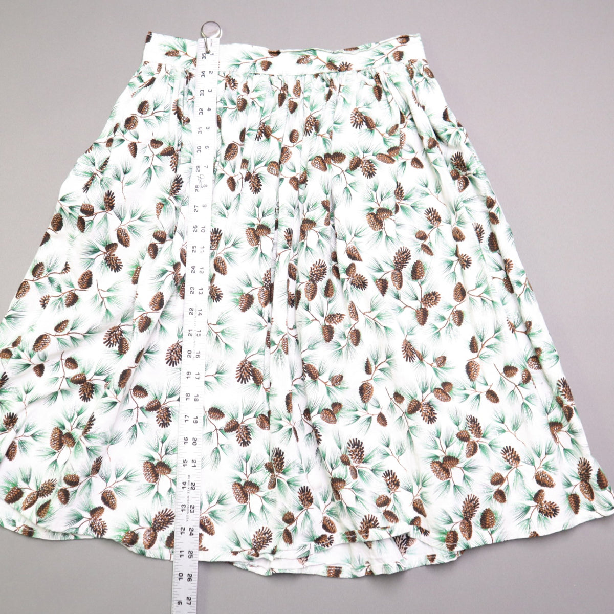 Vintage Style Pinecone Evergreen Print A-Line Midi Skirt White Green Christmas