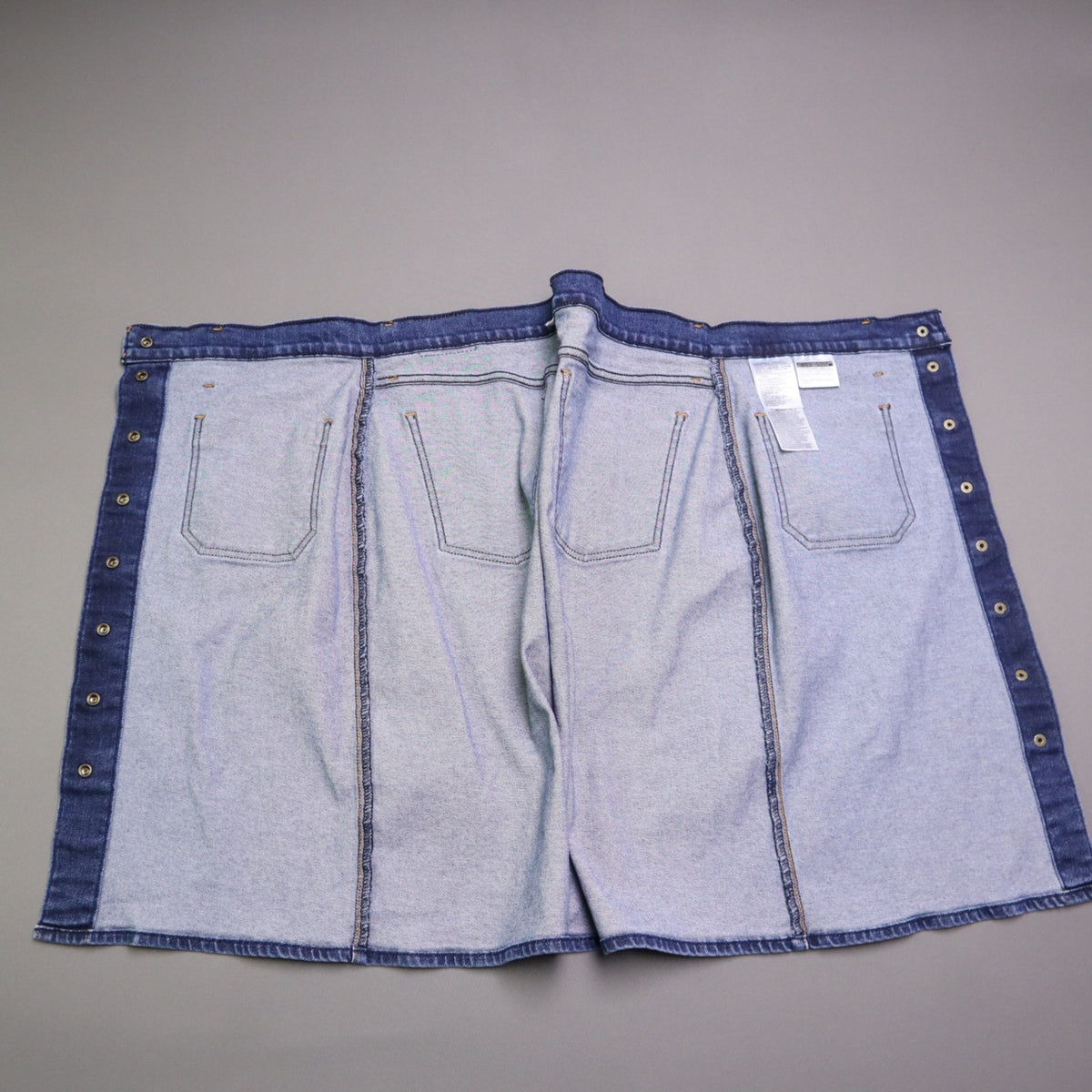 Levi's Button Front Denim Midi Skirt Size 30 Medium Wash Patch Pocket High Rise