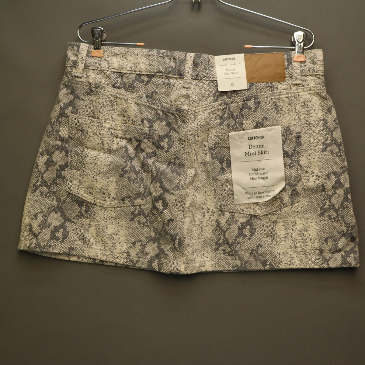 NWT Cotton On Snake Print Denim Mini Skirt Size 32 Beige Grey Snakeskin Mid Rise