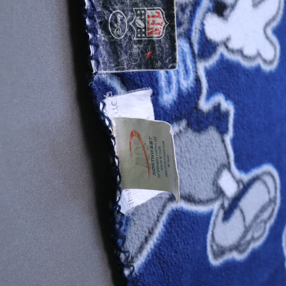 Vintage 2012 Disney Dallas Cowboys Mickey Mouse Fleece Throw Blanket 37x47 NFL