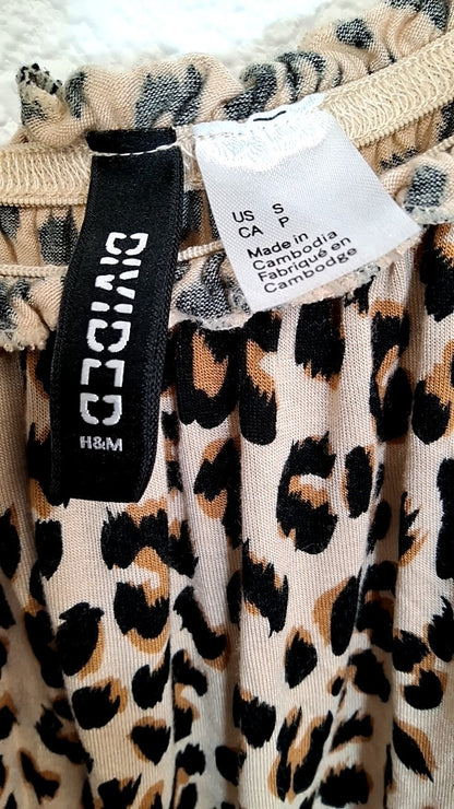 Divided Crop top S Beige with black and orange leopard print