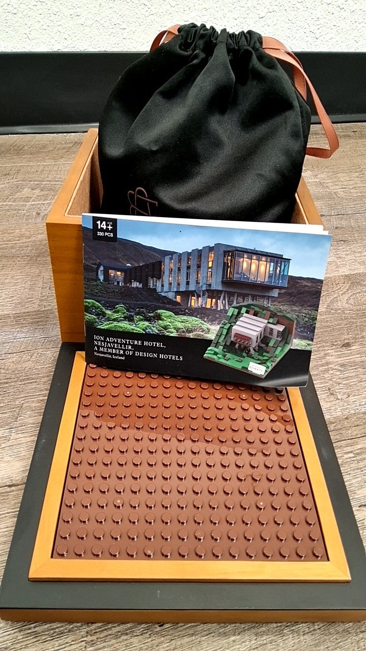 Marriott Bonvoy Legos 330 pieces 