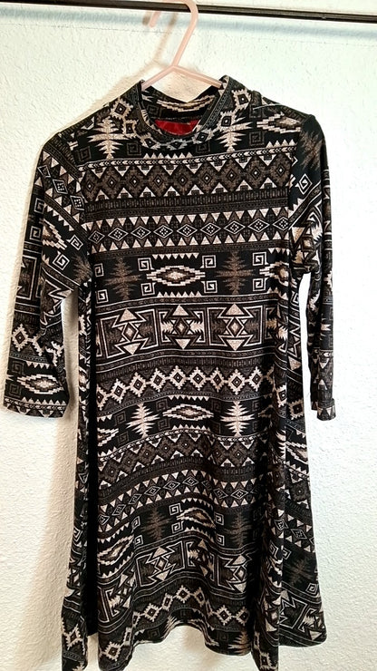 Kiss Dress 10/12 Black and white