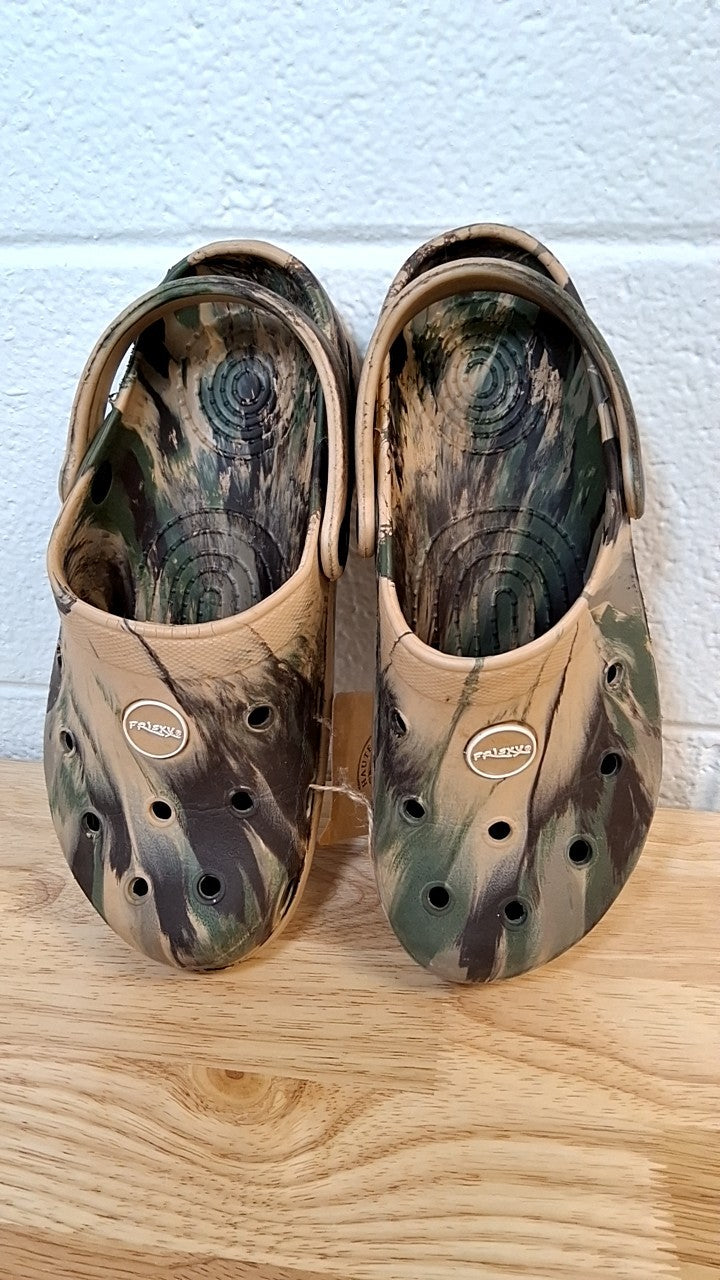 Frisky Shoes 39 Camouflage (Green, Tan, Black)