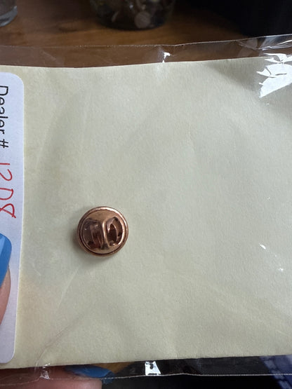 Haute Collections Pins Red