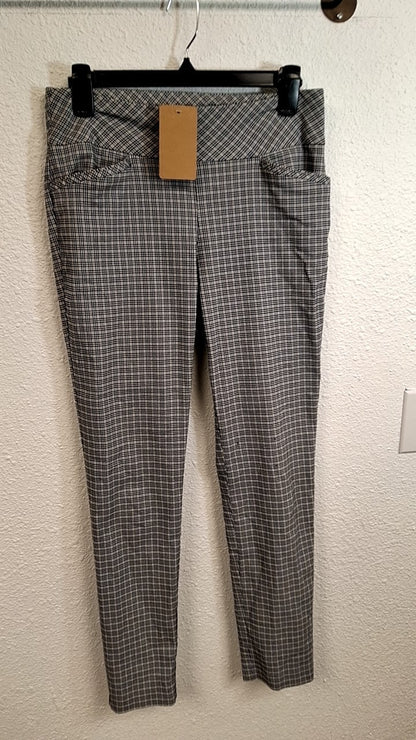 Van Heusen Pants 6 Regular Black and White