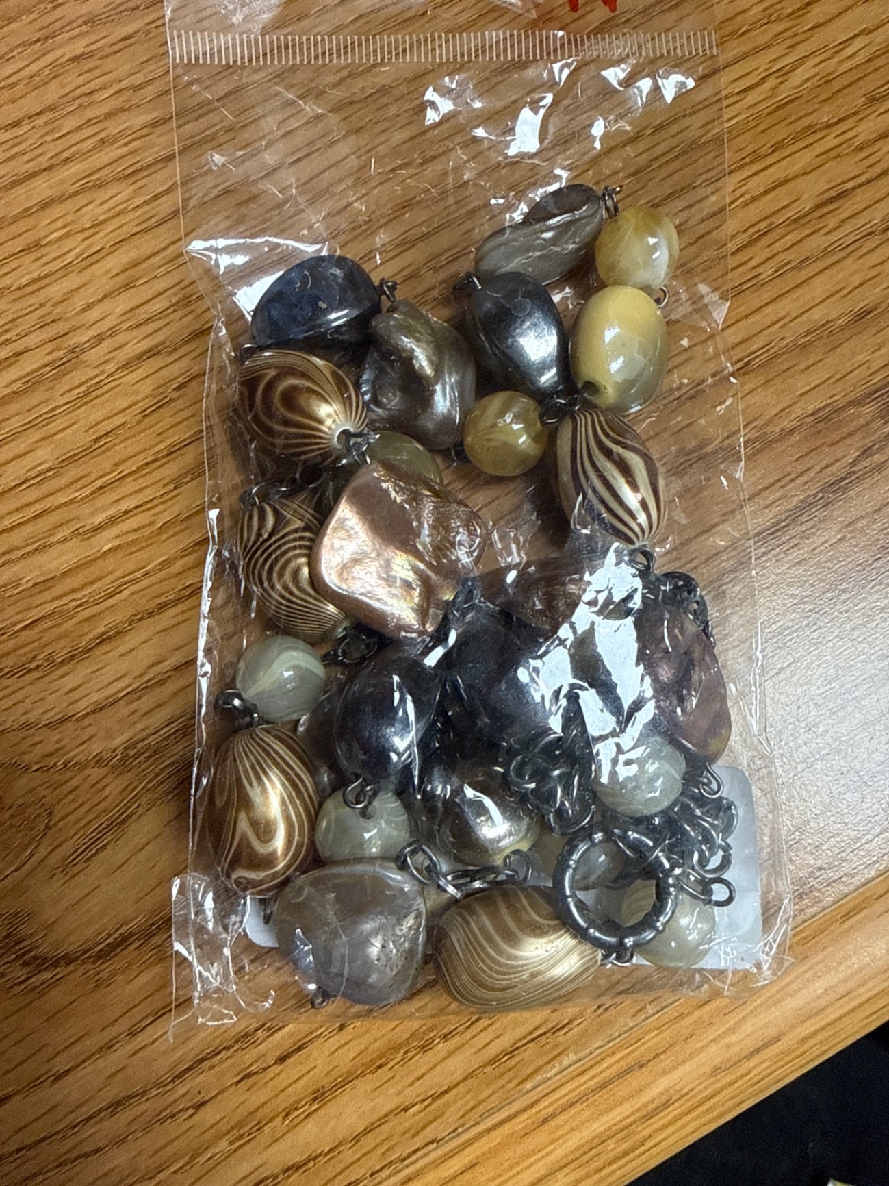 Haute Collections Jewelry Mixed colors (beige, brown, black, gray)