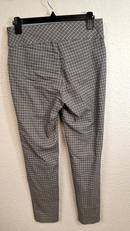 Van Heusen Pants 6 Regular Black and White