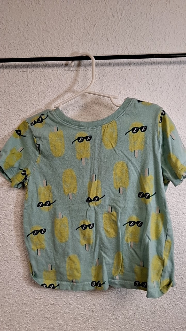 Old Navy T-Shirt 5T Light green