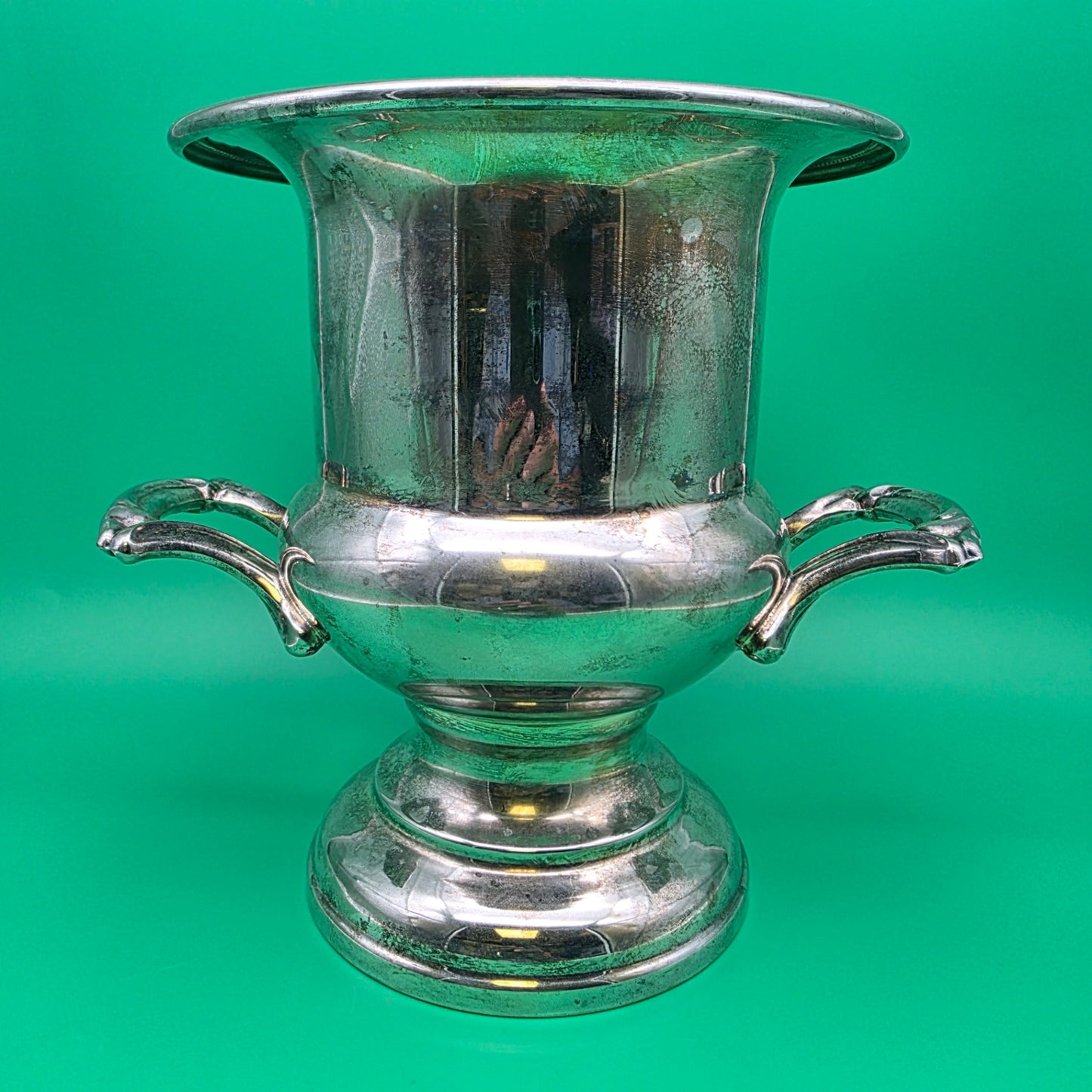 Vintage Oneida Champagne silver plated ice bucket