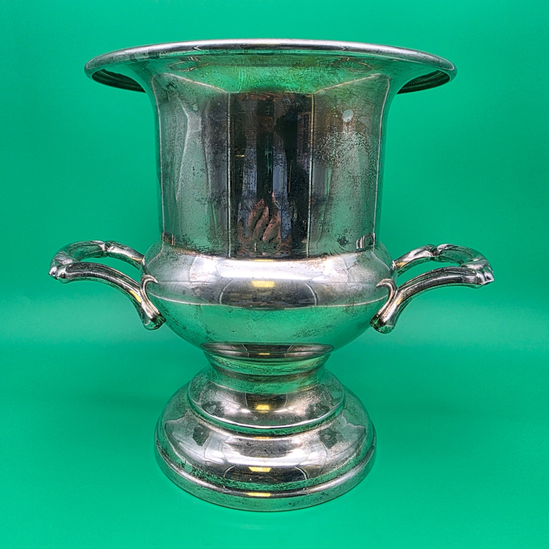 Vintage Oneida Champagne silver plated ice bucket