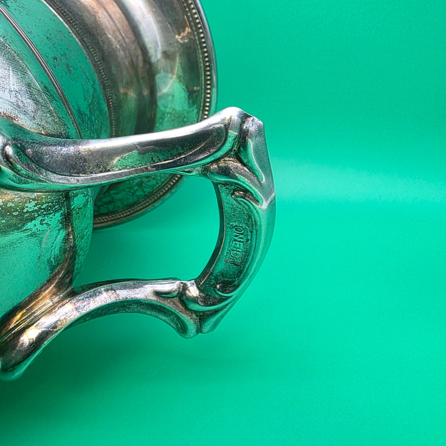 Vintage Oneida Champagne silver plated ice bucket