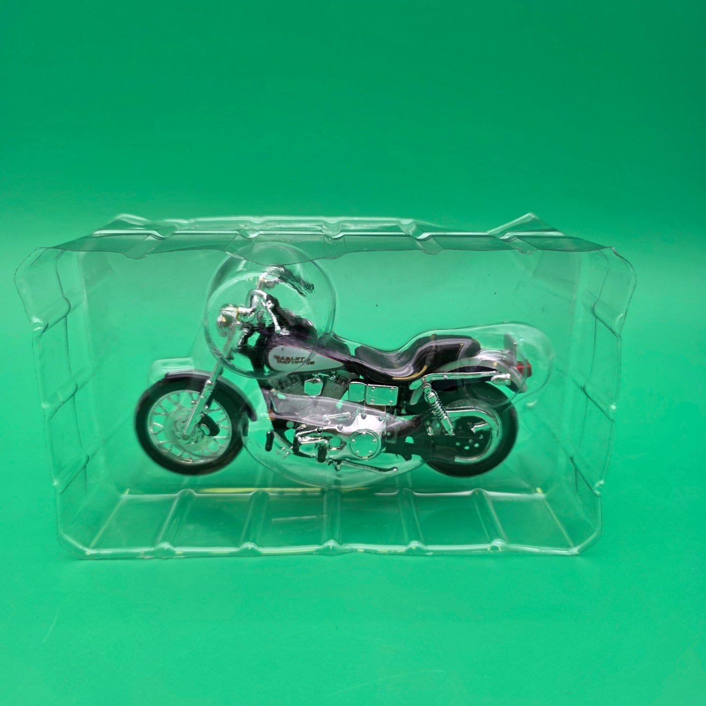 Maisto Harley-Davidson 2001 FXDL Dyna Low Ryder