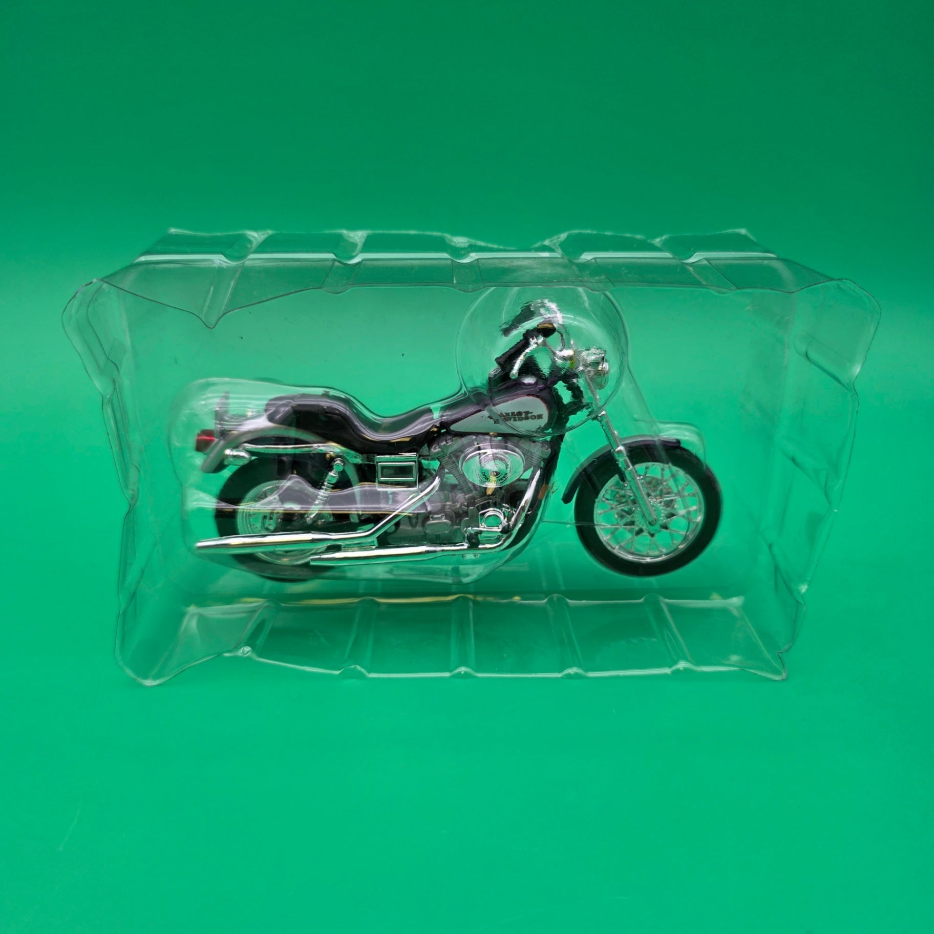 Maisto Harley-Davidson 2001 FXDL Dyna Low Ryder