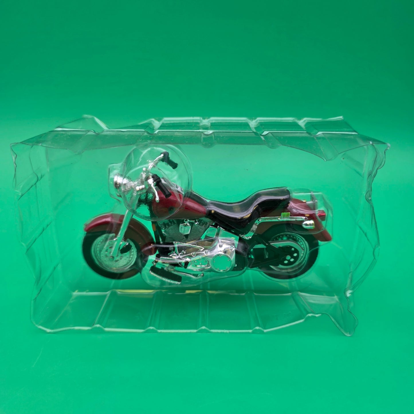 Maisto Harley-Davidson 2002 FLSTF Fat Boy