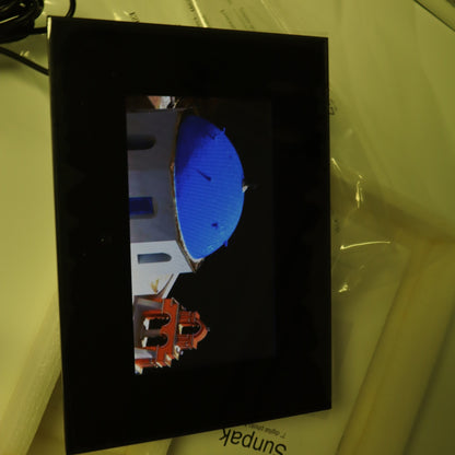 Sunpack 7" Digital phot frame- NIB Tested
