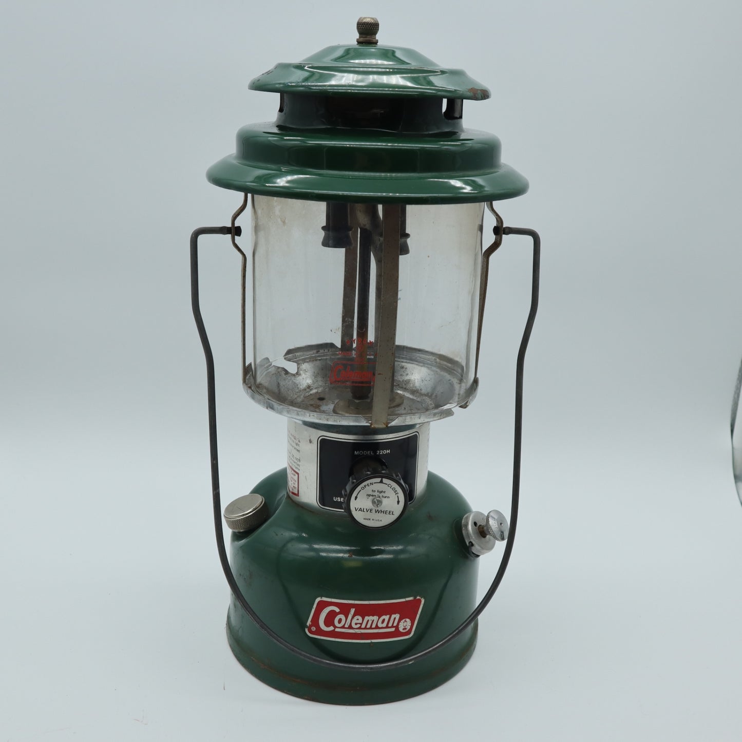 Coleman Lantern 220H Double Mantle Lantern in Yellow Clamshell Case UNTESTED