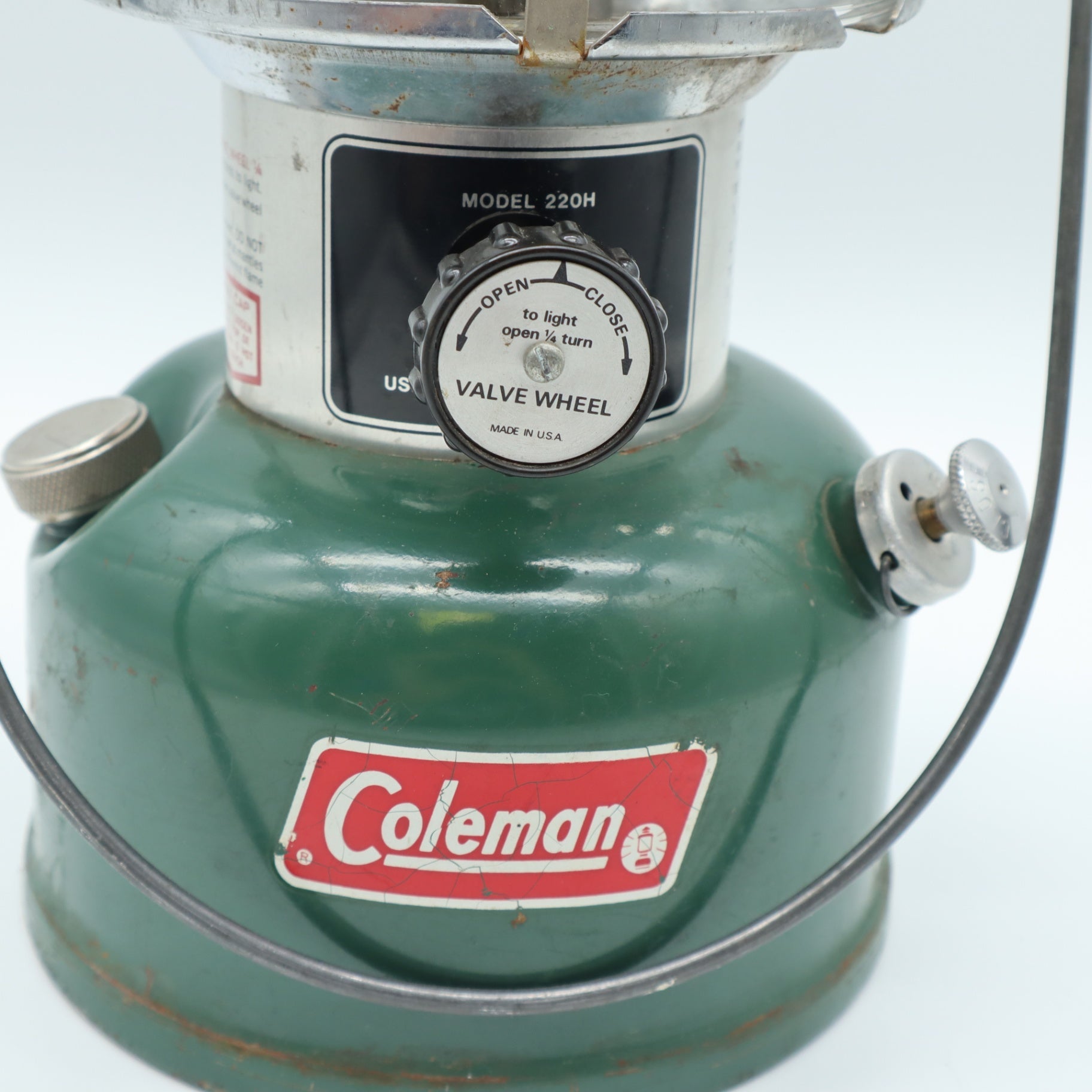 Coleman Lantern 220H Double Mantle Lantern in Yellow Clamshell Case UNTESTED