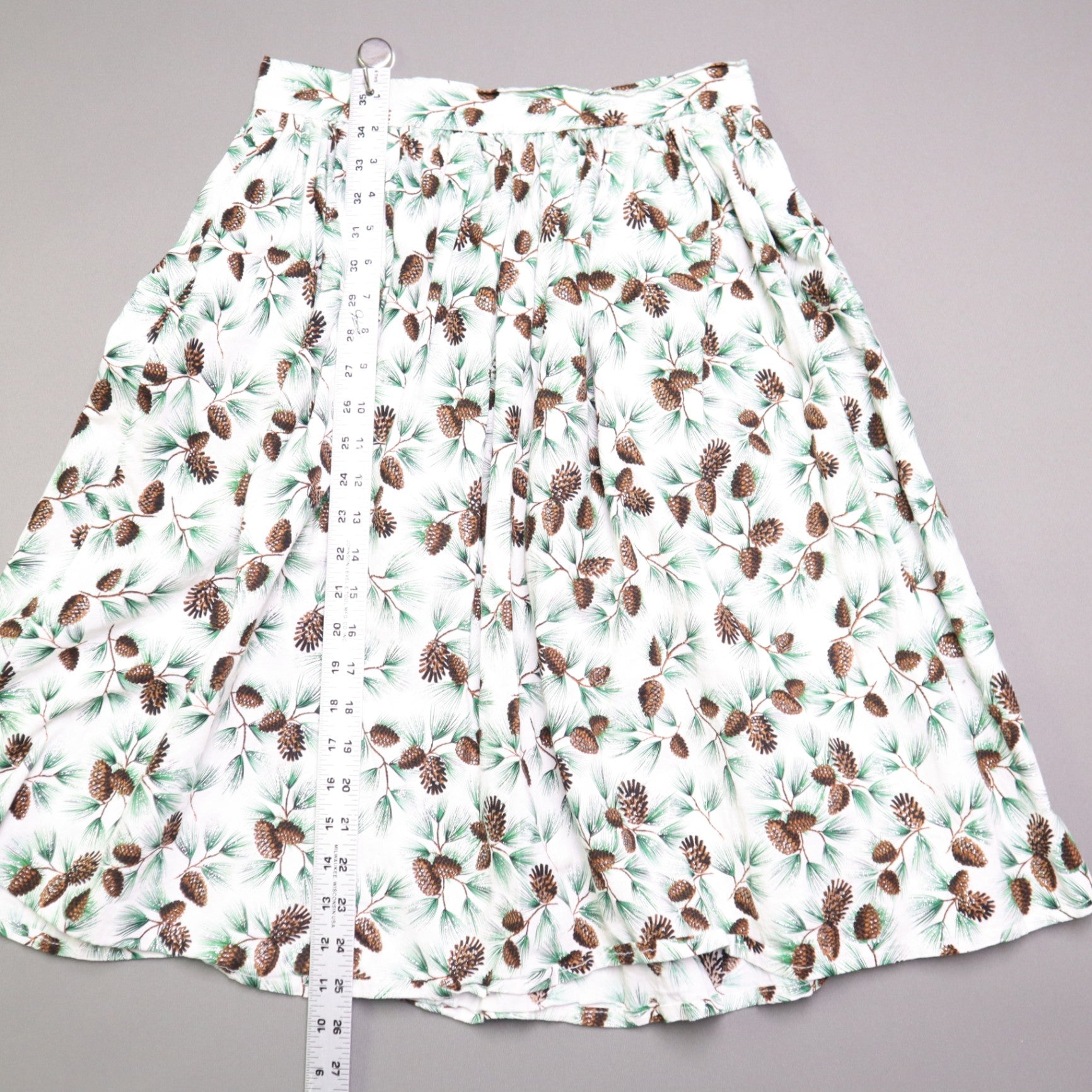 Vintage Style Pinecone Evergreen Print A-Line Midi Skirt White Green Christmas