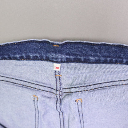 Levi's denim pencil skirt featuring a button-front design 30