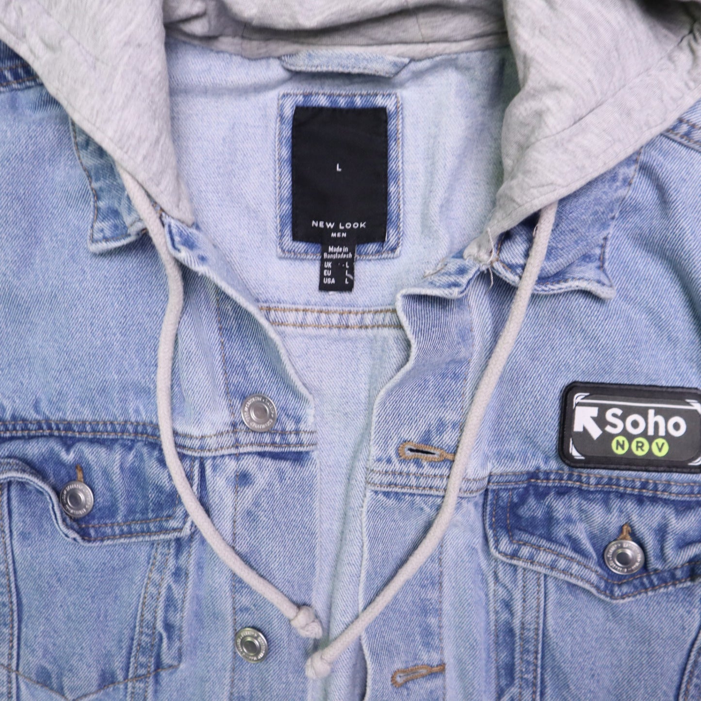 New Look Mens Hooded Denim Jacket Size L Light Wash Soho NRV Patch Sweatshirt Sleeve