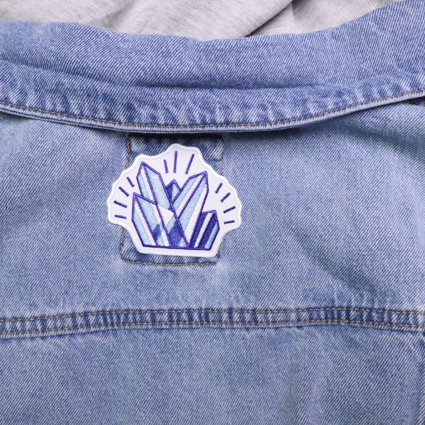 New Look Mens Hooded Denim Jacket Size L Light Wash Soho NRV Patch Sweatshirt Sleeve