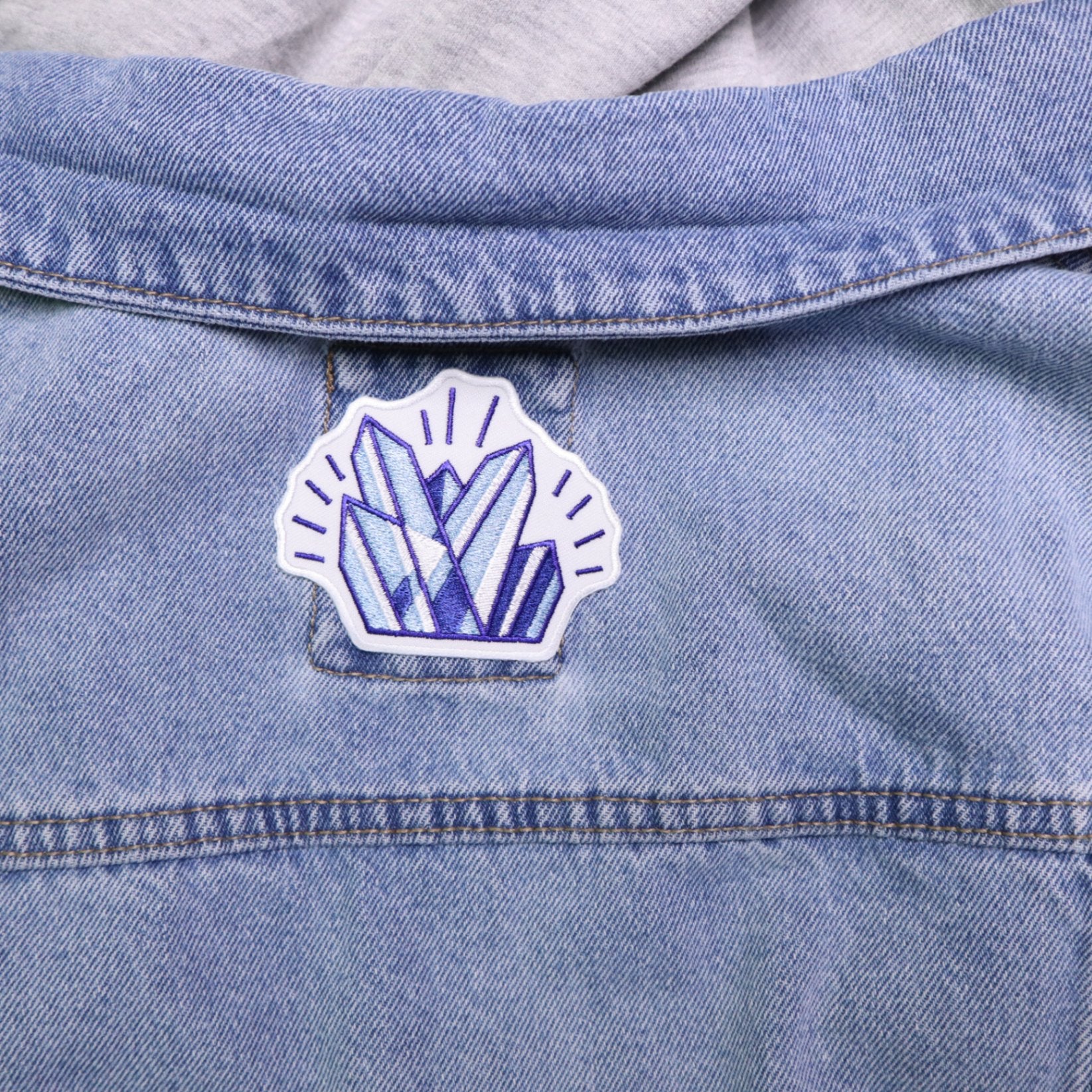 New Look Mens Hooded Denim Jacket Size L Light Wash Soho NRV Patch Sweatshirt Sleeve