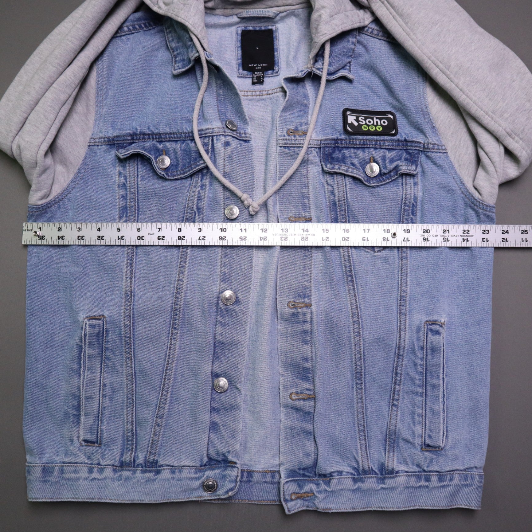 New Look Mens Hooded Denim Jacket Size L Light Wash Soho NRV Patch Sweatshirt Sleeve