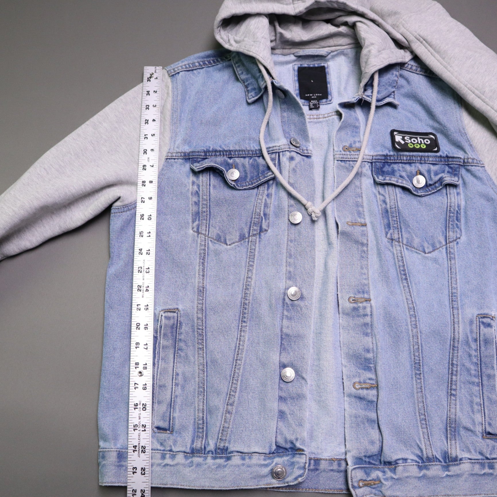 New Look Mens Hooded Denim Jacket Size L Light Wash Soho NRV Patch Sweatshirt Sleeve