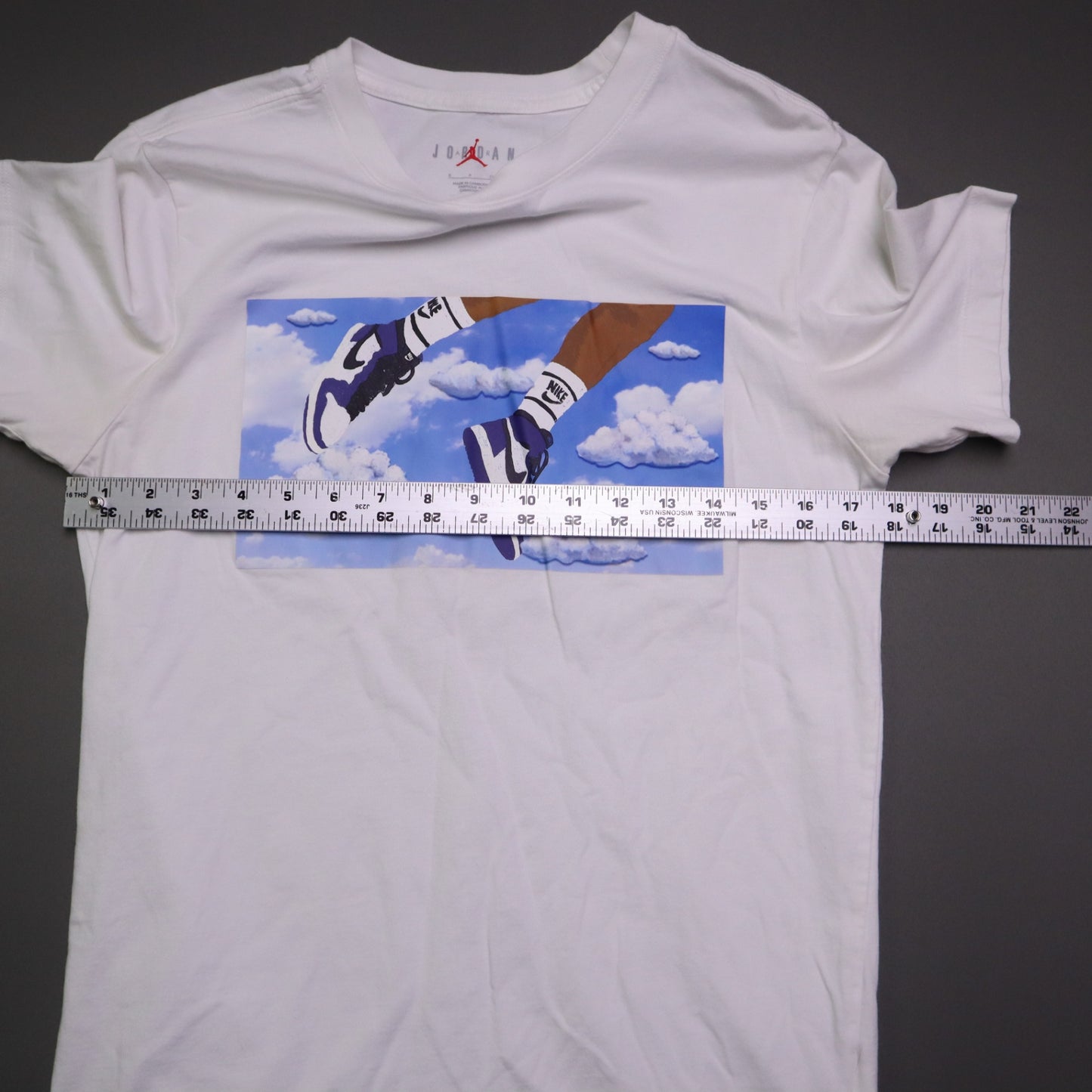 Nike Air Jordan Mens Small White Sky Graphic Sneaker Jumpman T Shirt Short Sleeve