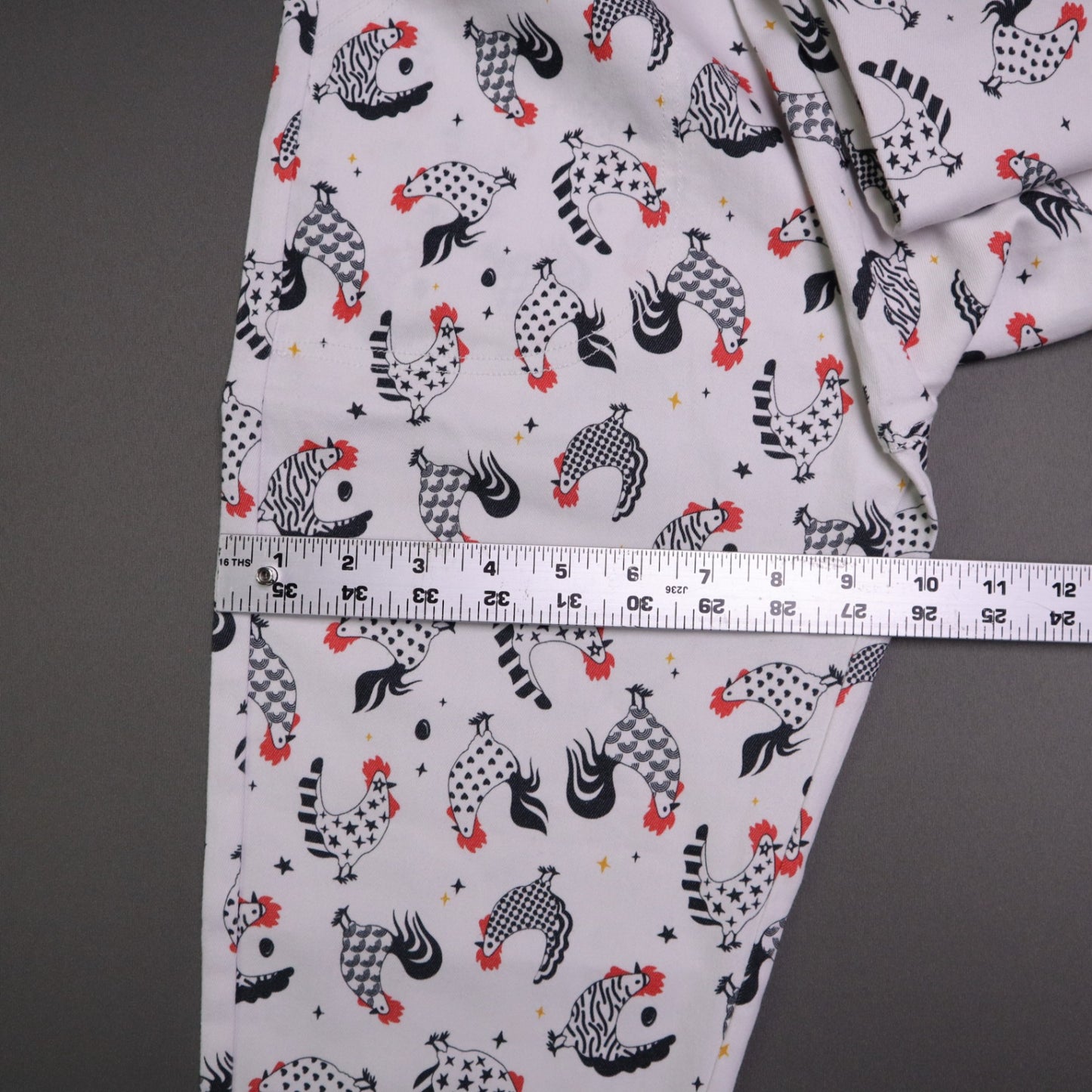 Unique Vintage Womens Medium M 6-8 White Chicken Rooster Print Pants NWT Retro