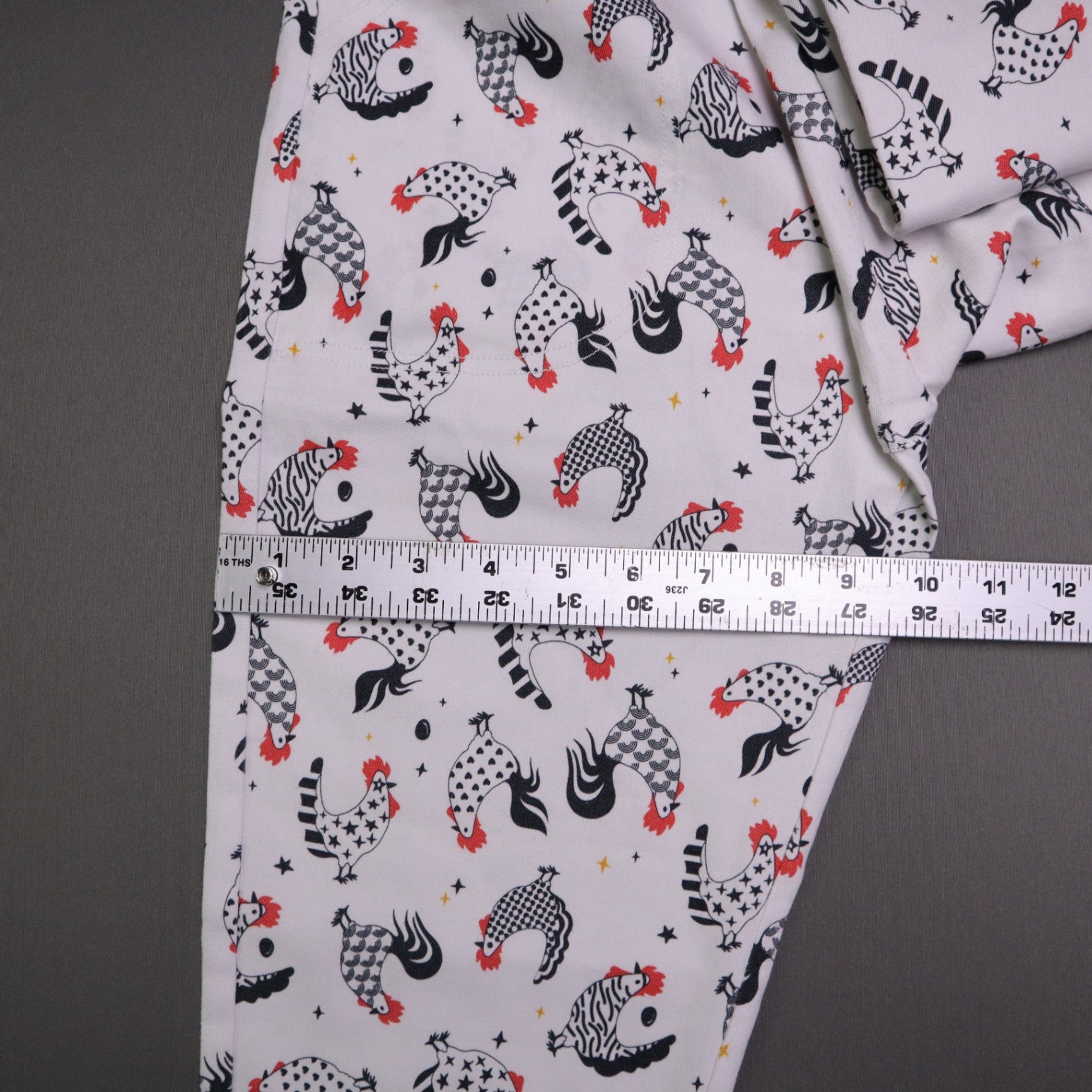 Unique Vintage Womens Medium M 6-8 White Chicken Rooster Print Pants NWT Retro