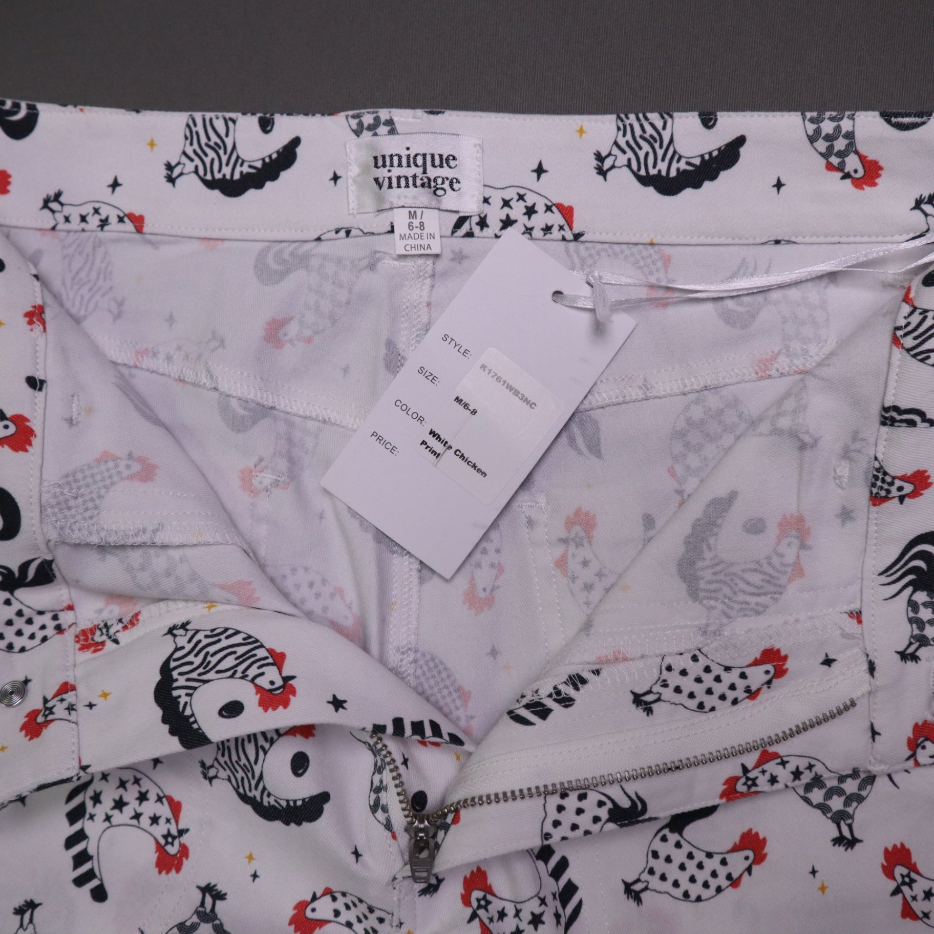 Unique Vintage Womens Medium M 6-8 White Chicken Rooster Print Pants NWT Retro