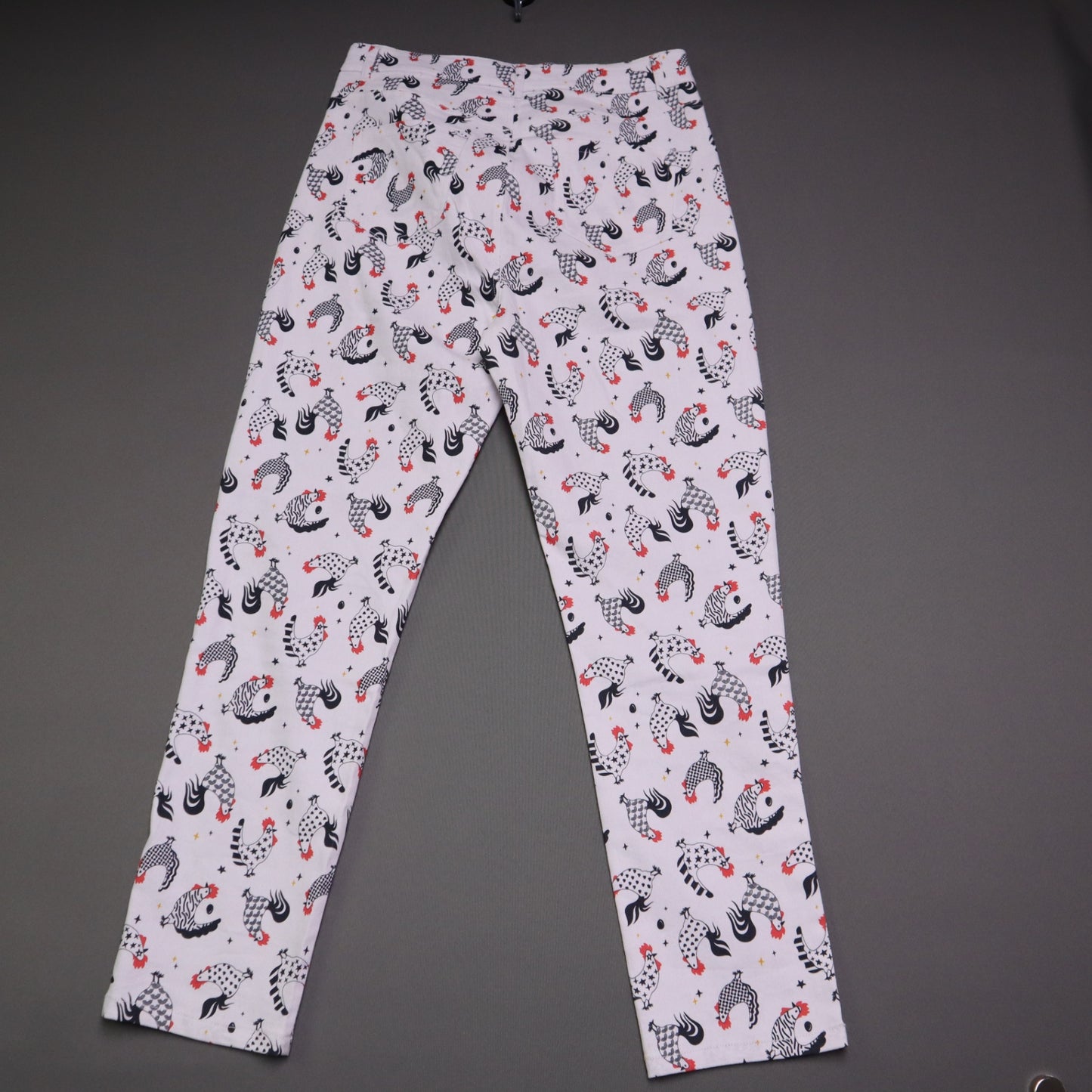 Unique Vintage Womens Medium M 6-8 White Chicken Rooster Print Pants NWT Retro