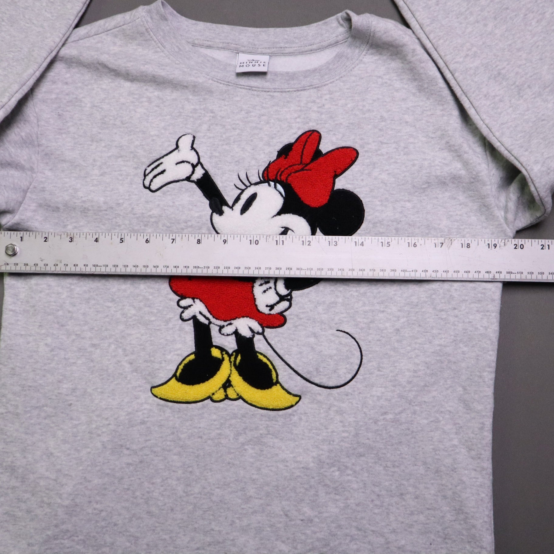 Disney Minnie Mouse Womens Medium Sweatshirt Gray Large Patch Pullover Fleece