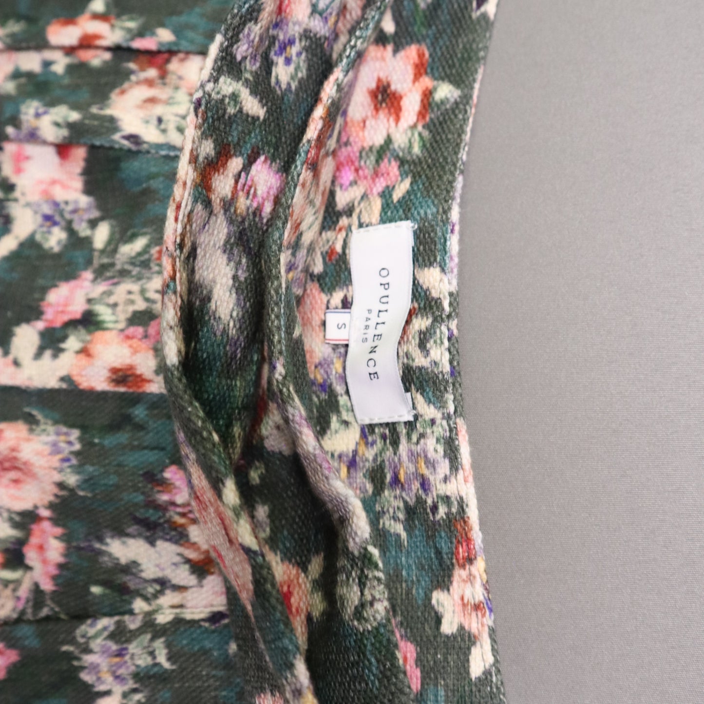 Opullence Paris Womens Size Small High Waisted Tapestry Floral Pleated Shorts