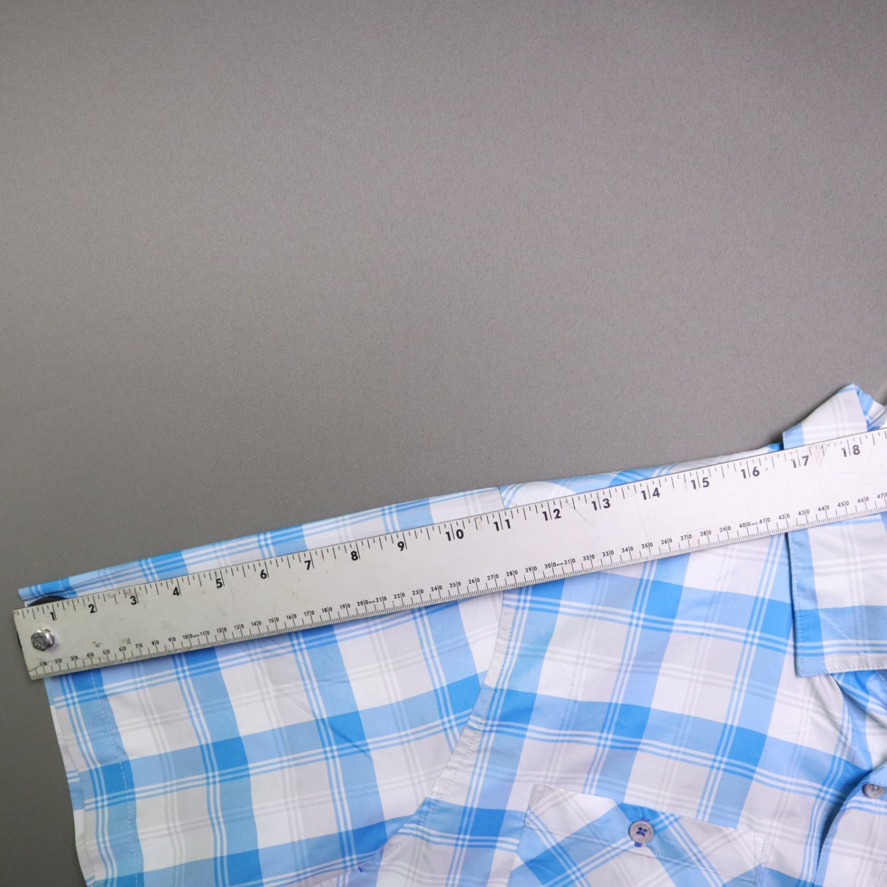 Under Armour Mens Large Shirt Short Sleeve Plaid Blue HeatGear Loose Fit Golf