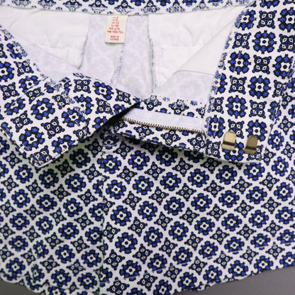 GAP Khakis Women Size 8 Blue White Floral Geometric Print City Shorts 3 Inch