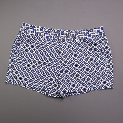 GAP Khakis Women Size 8 Blue White Floral Geometric Print City Shorts 3 Inch