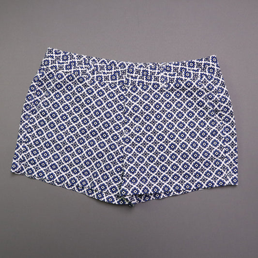 GAP Khakis Women Size 8 Blue White Floral Geometric Print City Shorts 3 Inch
