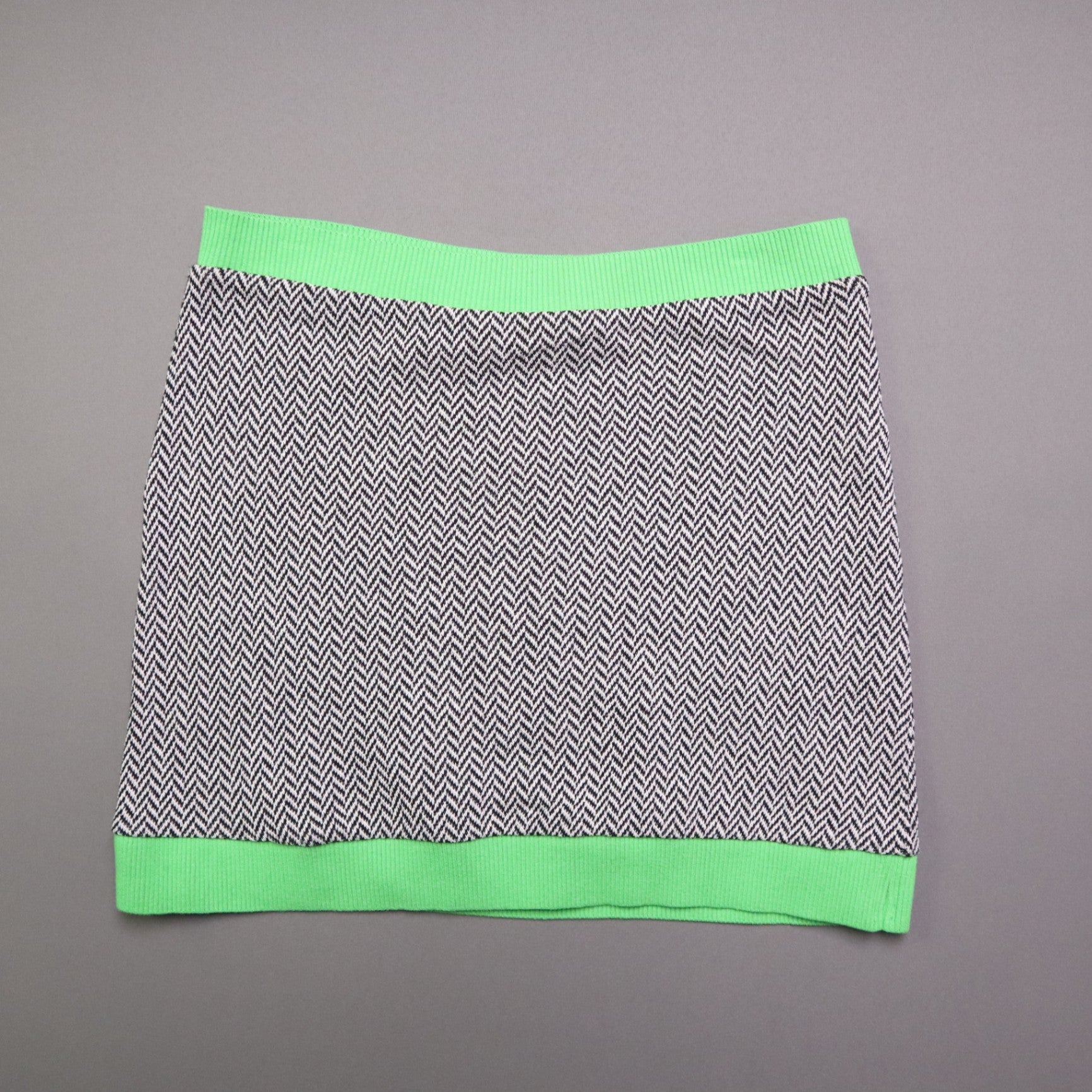 Zara Knit Mini Skirt Womens Size Large Green Black White Chevron Herringbone