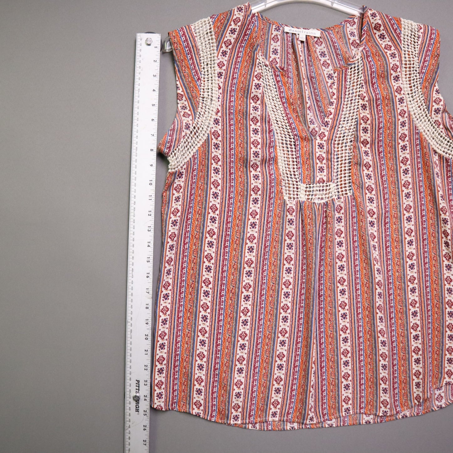 Daniel Rainn Womens Large Boho Printed Sleeveless Top Crochet Trim V-Neck Blouse