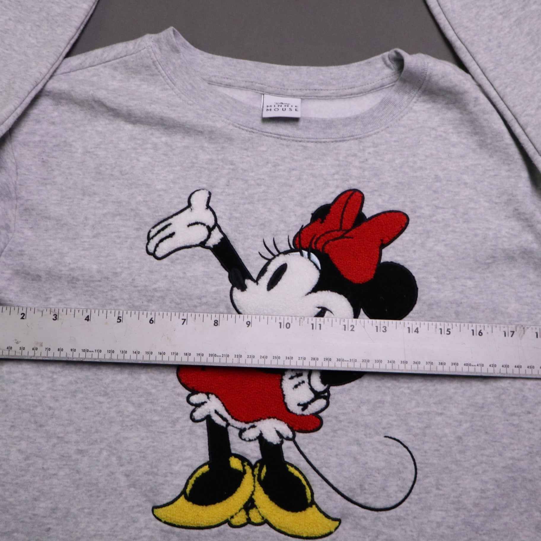 Disney Minnie Mouse Womens Medium Sweatshirt Gray Large Patch Pullover Fleece