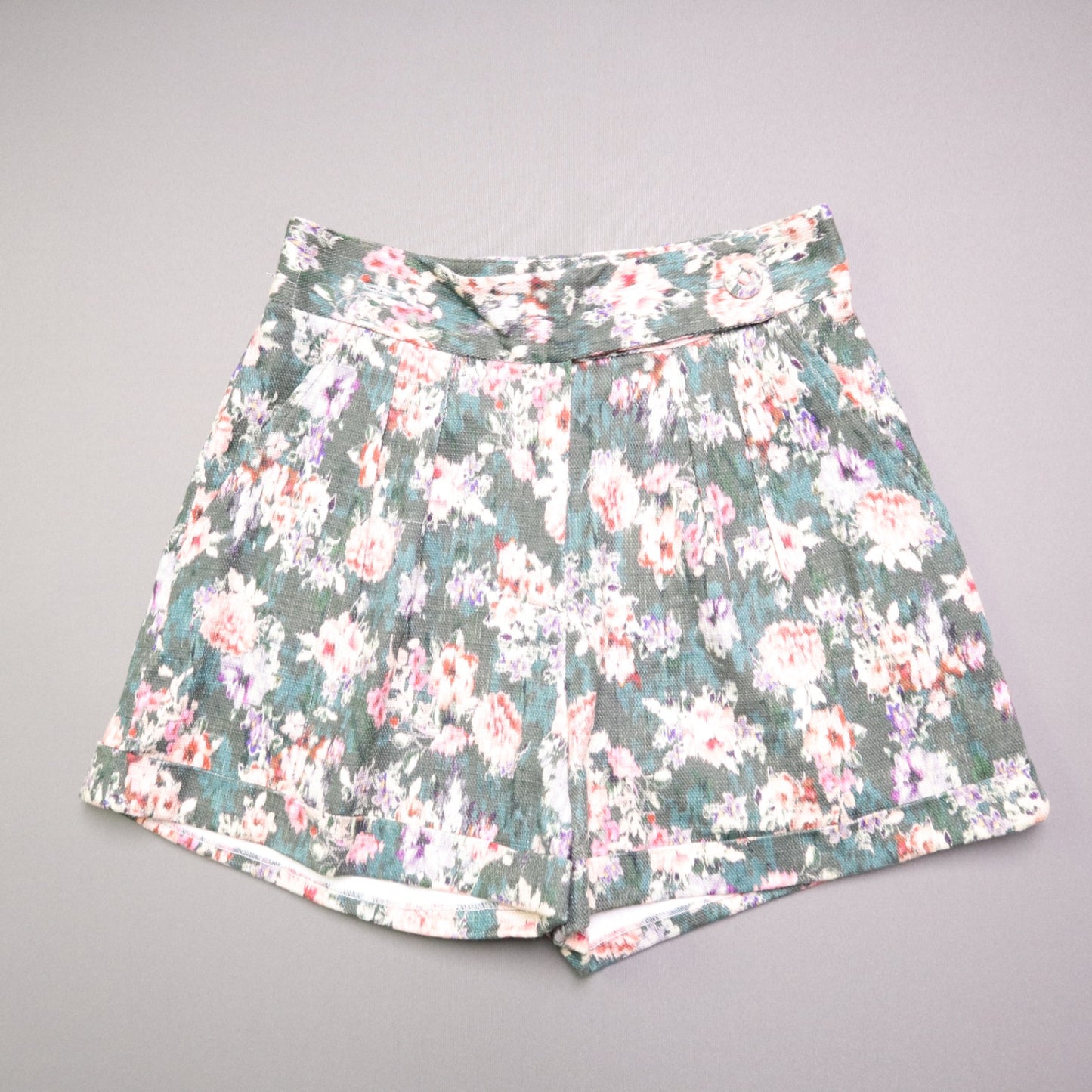 Opullence Paris Womens Size Small High Waisted Tapestry Floral Pleated Shorts