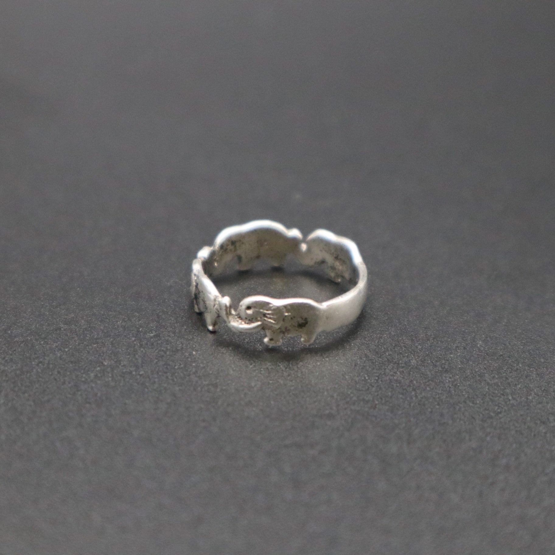 Jewelry VTG Sterling Silver Elephant Parade Trunk Up Good Luck Band Ring 2.37g