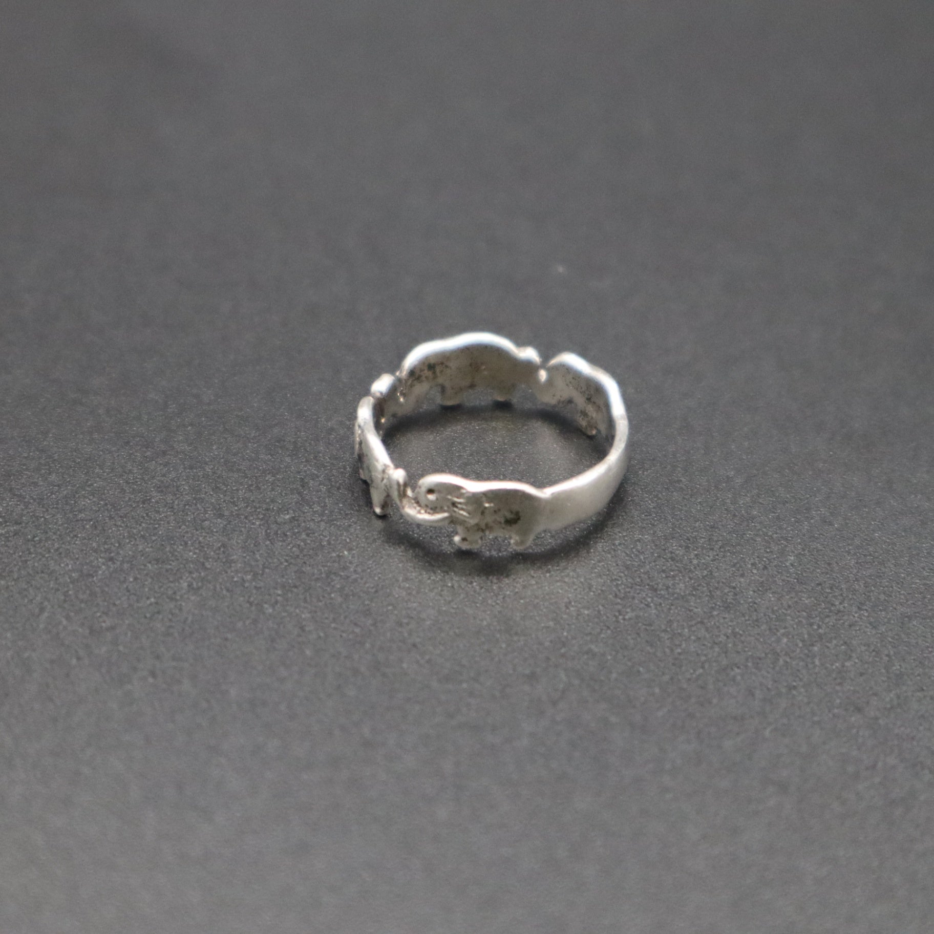Jewelry VTG Sterling Silver Elephant Parade Trunk Up Good Luck Band Ring 2.37g