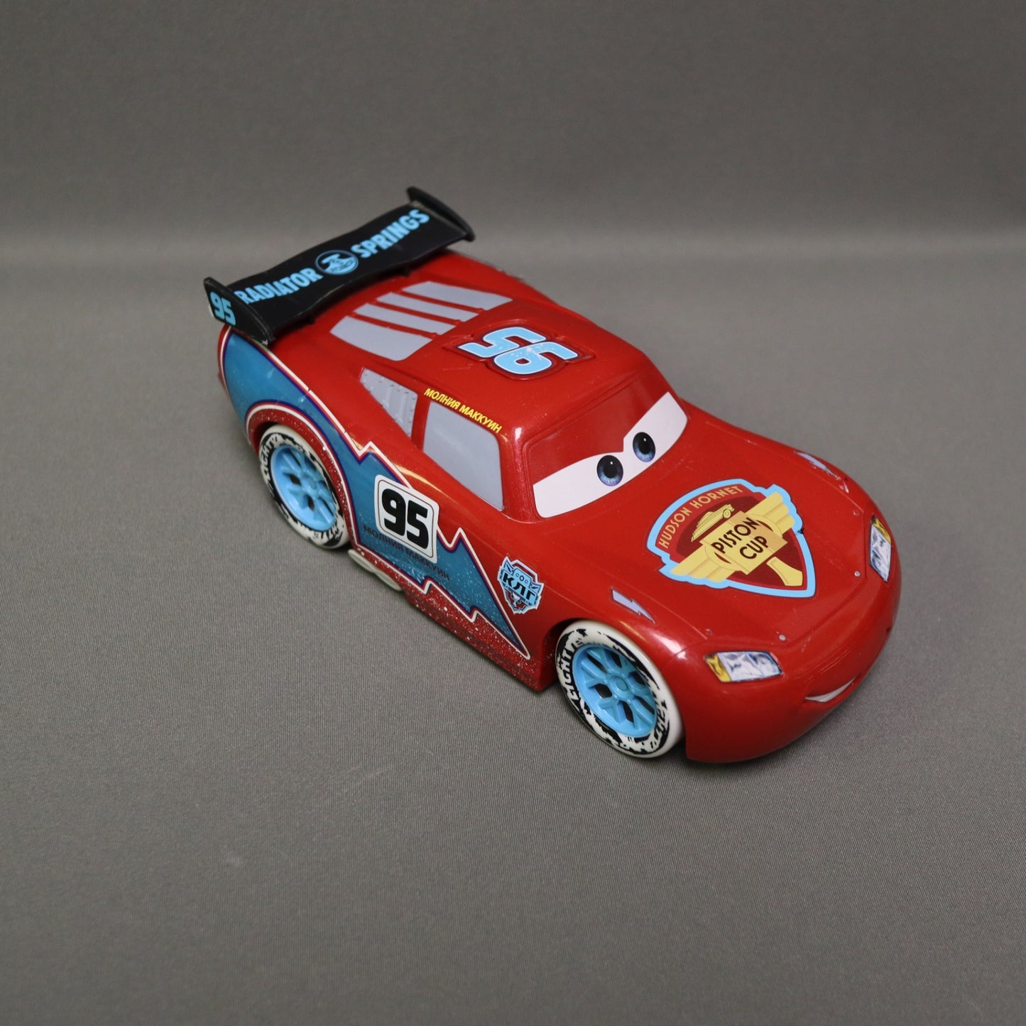Disney Pixar Cars Ice Racers Lightning McQueen Electronic Toy Car Mattel